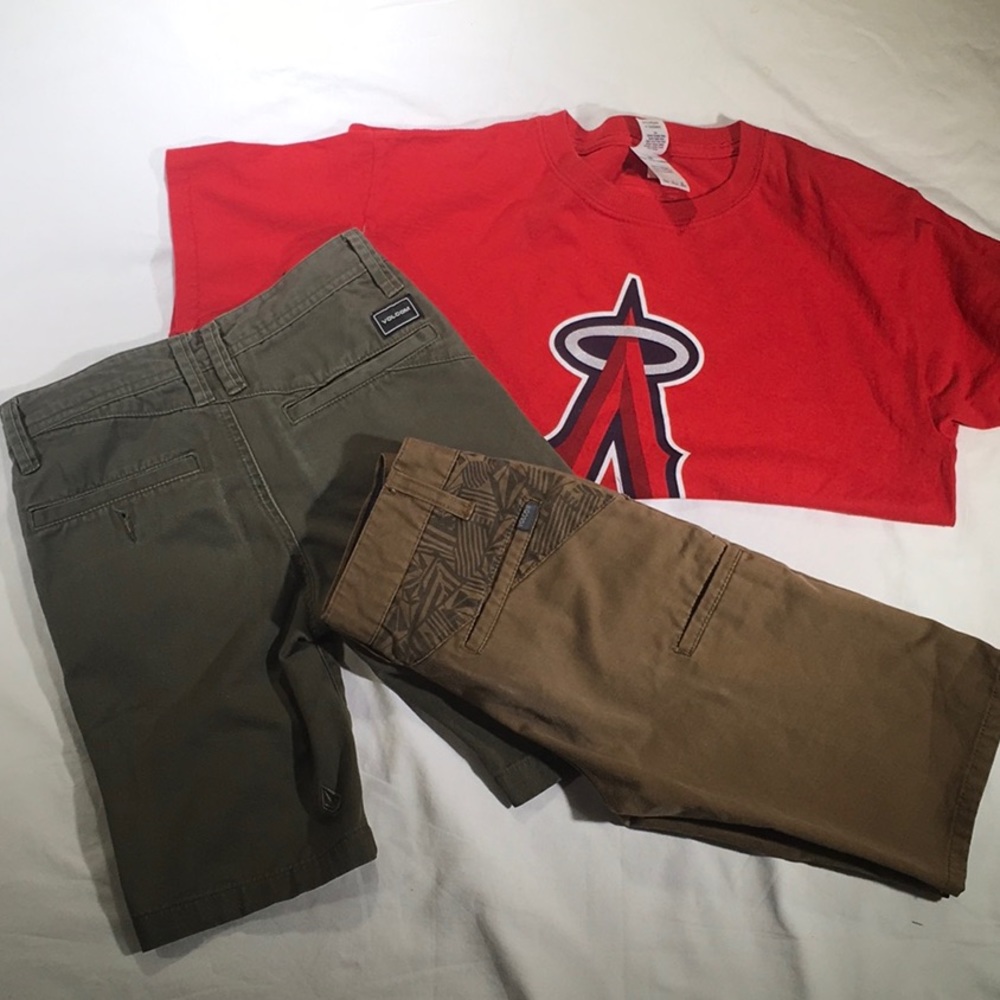 Volcom Short Set w/ Free Tee Boys Sz.10 23